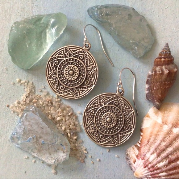 Sundance charm Silver Earrings - Picture 1 of 6